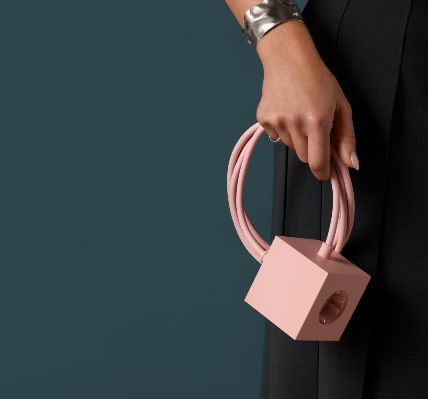 Avolt_Square1_Oldpink_Square1_hold.jpg Avolt_Square1_Oldpink_Square1_hold